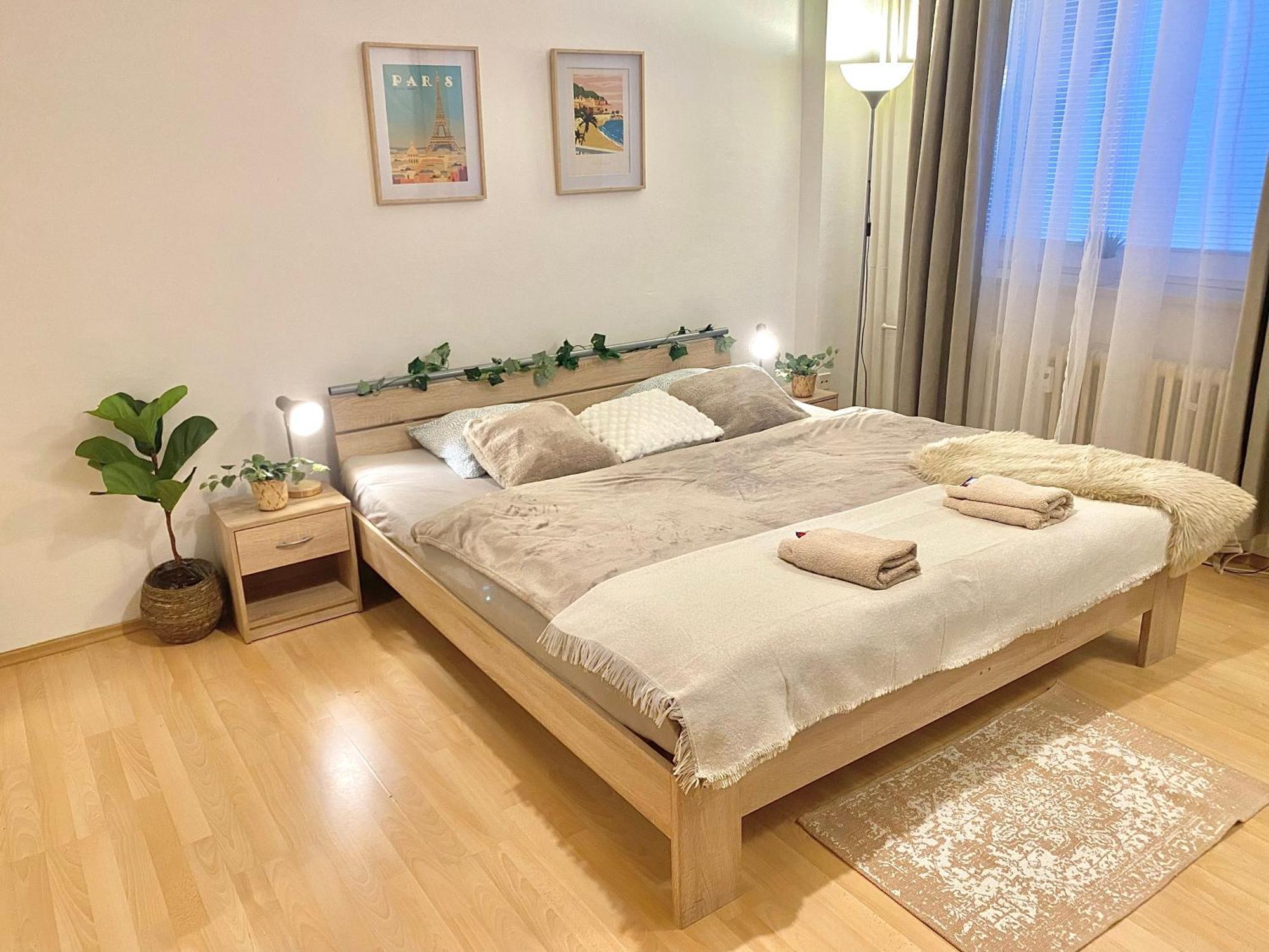 Apartment Simona - Old Town Bratislava Ngoại thất bức ảnh