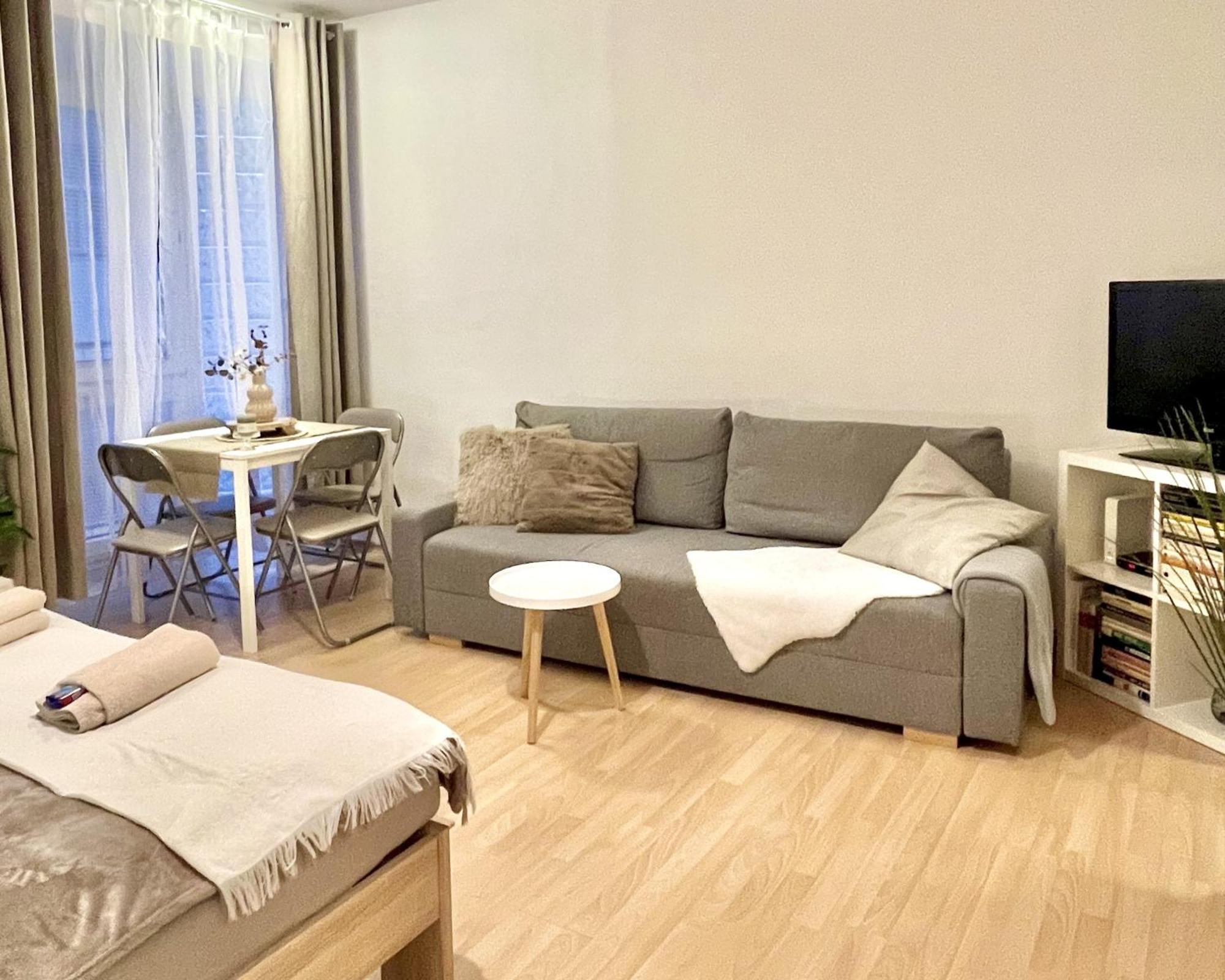 Apartment Simona - Old Town Bratislava Ngoại thất bức ảnh